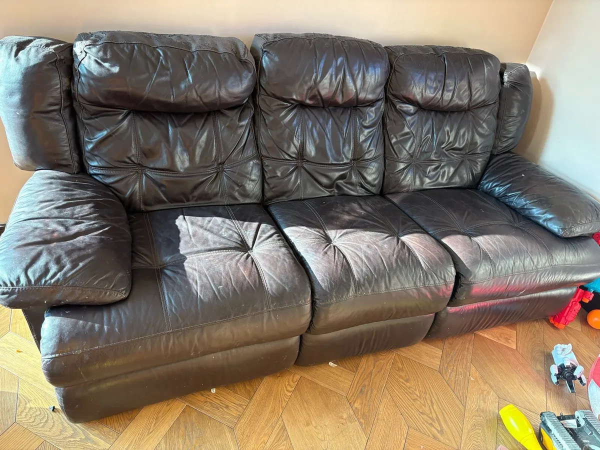 FREE 3 SEATER COUCH - Image 4
