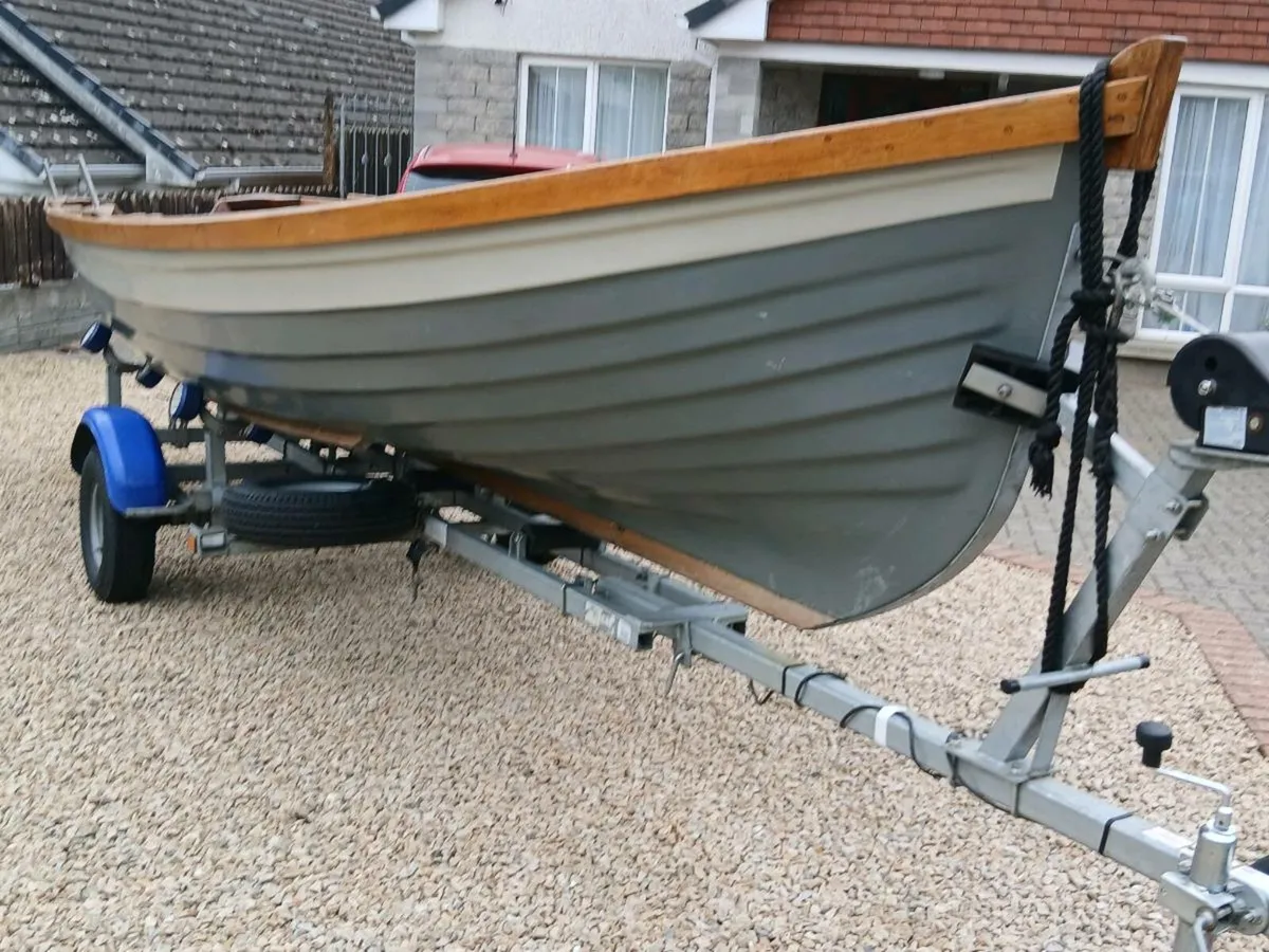 19 ft DC lake boat - Image 3