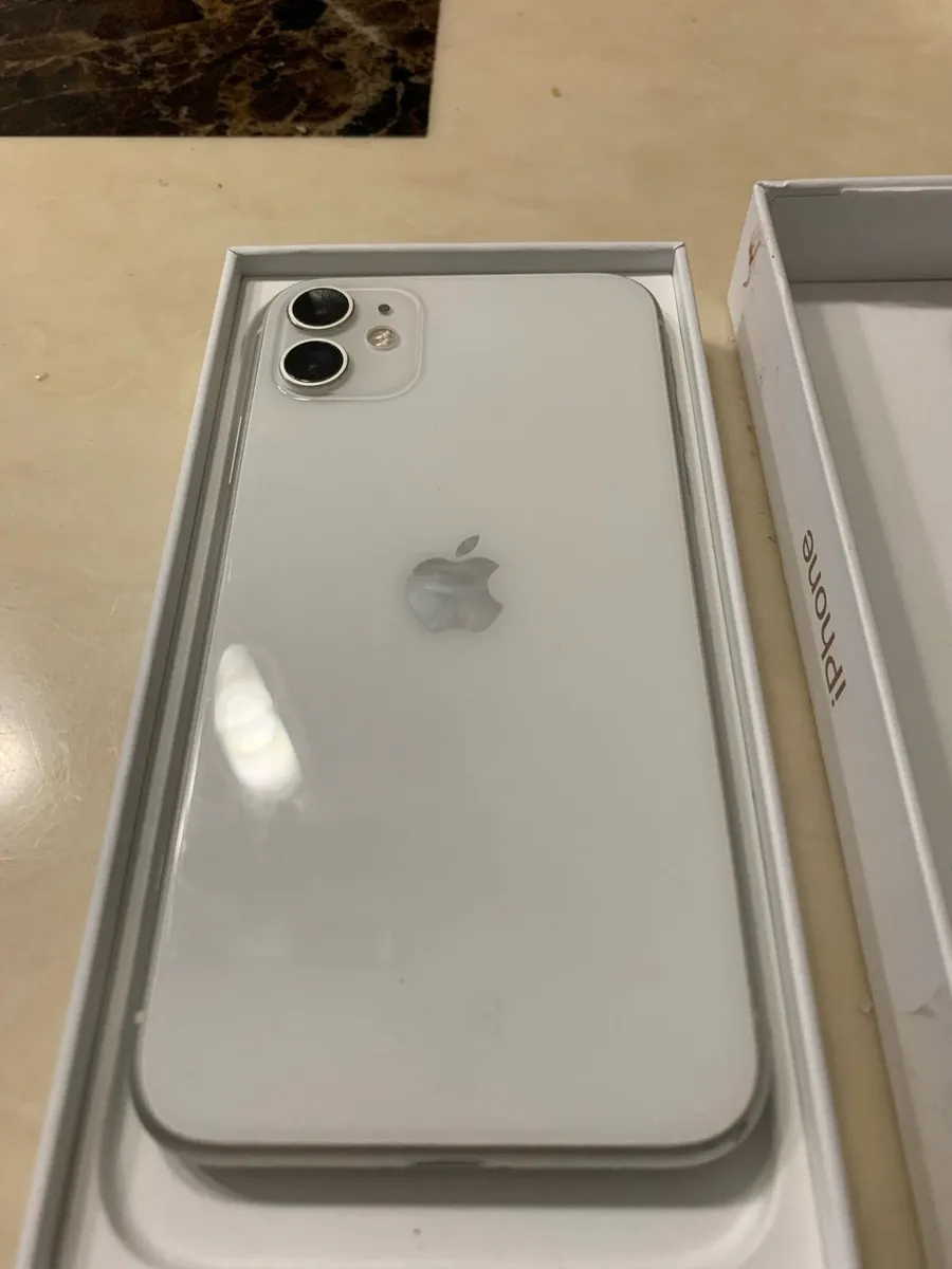 iPhone 11 64Gb white - Image 1