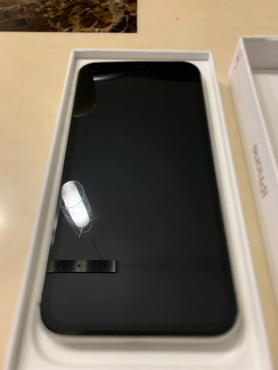 iPhone 11 64Gb white - Image 2