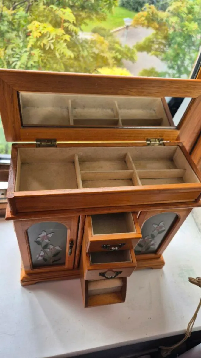Jewellery box - Image 4