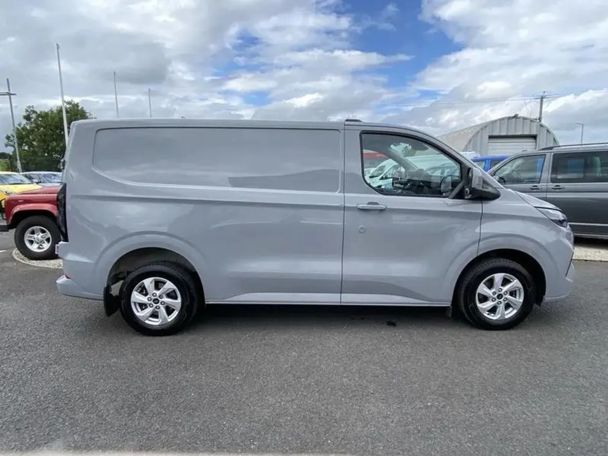 Ford Transit Custom 320 L1 FWD 2.0 Ecoblue 136ps - Image 4
