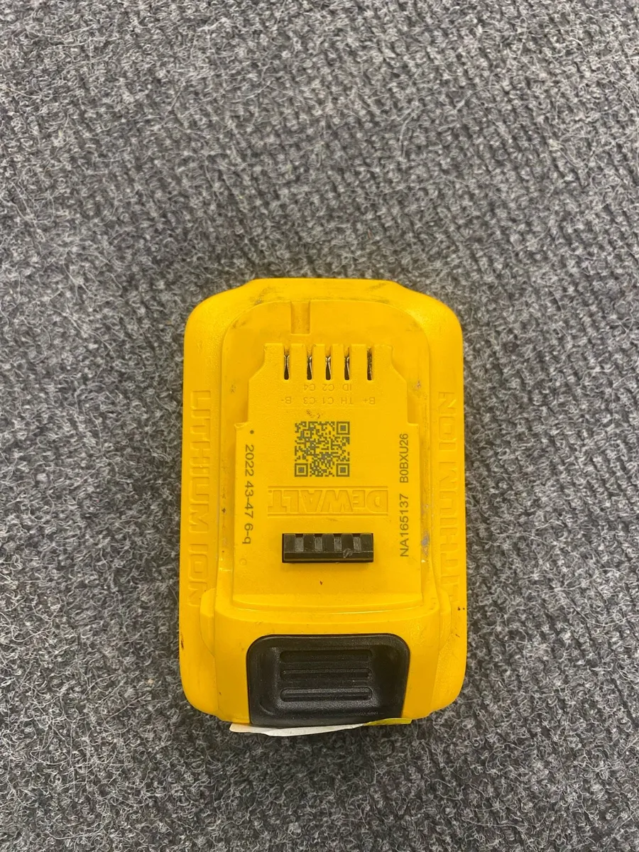 Dewalt Power Stack 18V Battery - Image 2