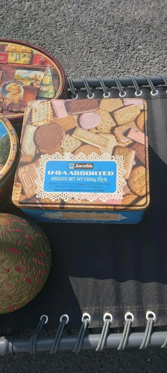 Biscuit tins - Image 2