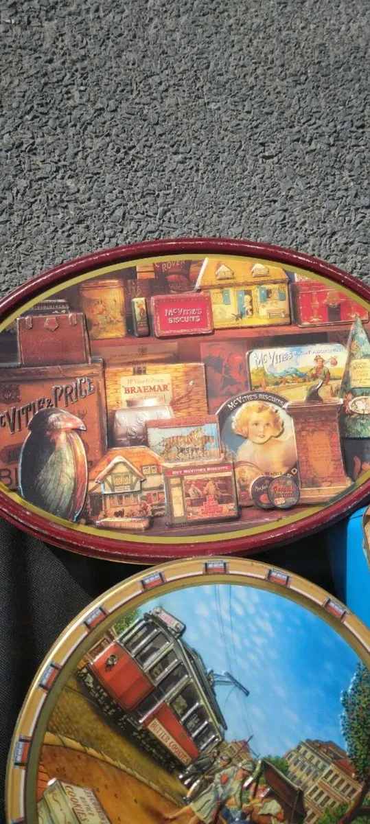 Biscuit tins - Image 3