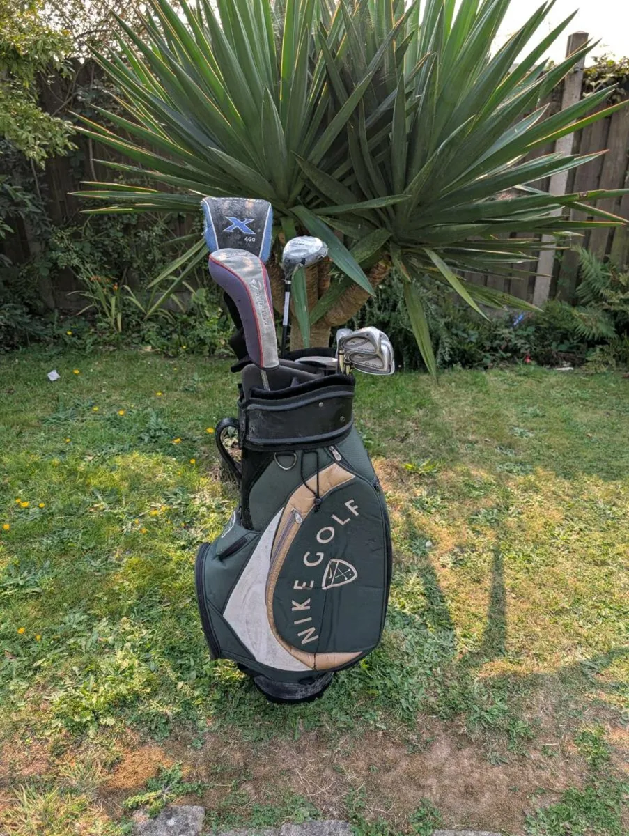 Left handed Golf clubs & Nike tour bag - Image 1