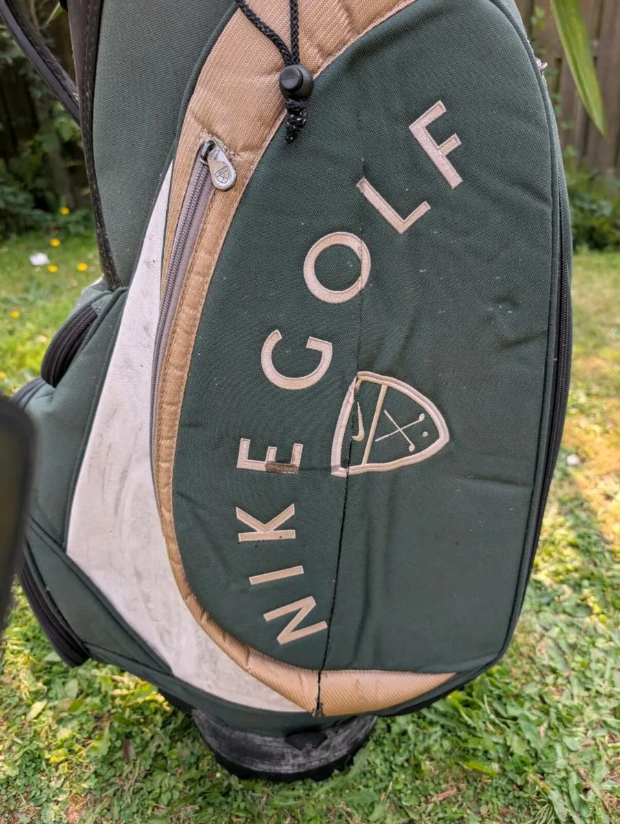 Left handed Golf clubs & Nike tour bag - Image 4