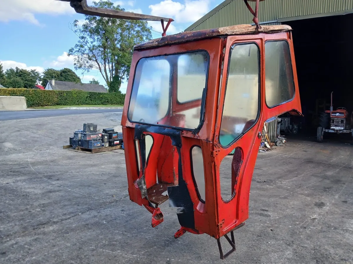 Massey cabs - Image 2