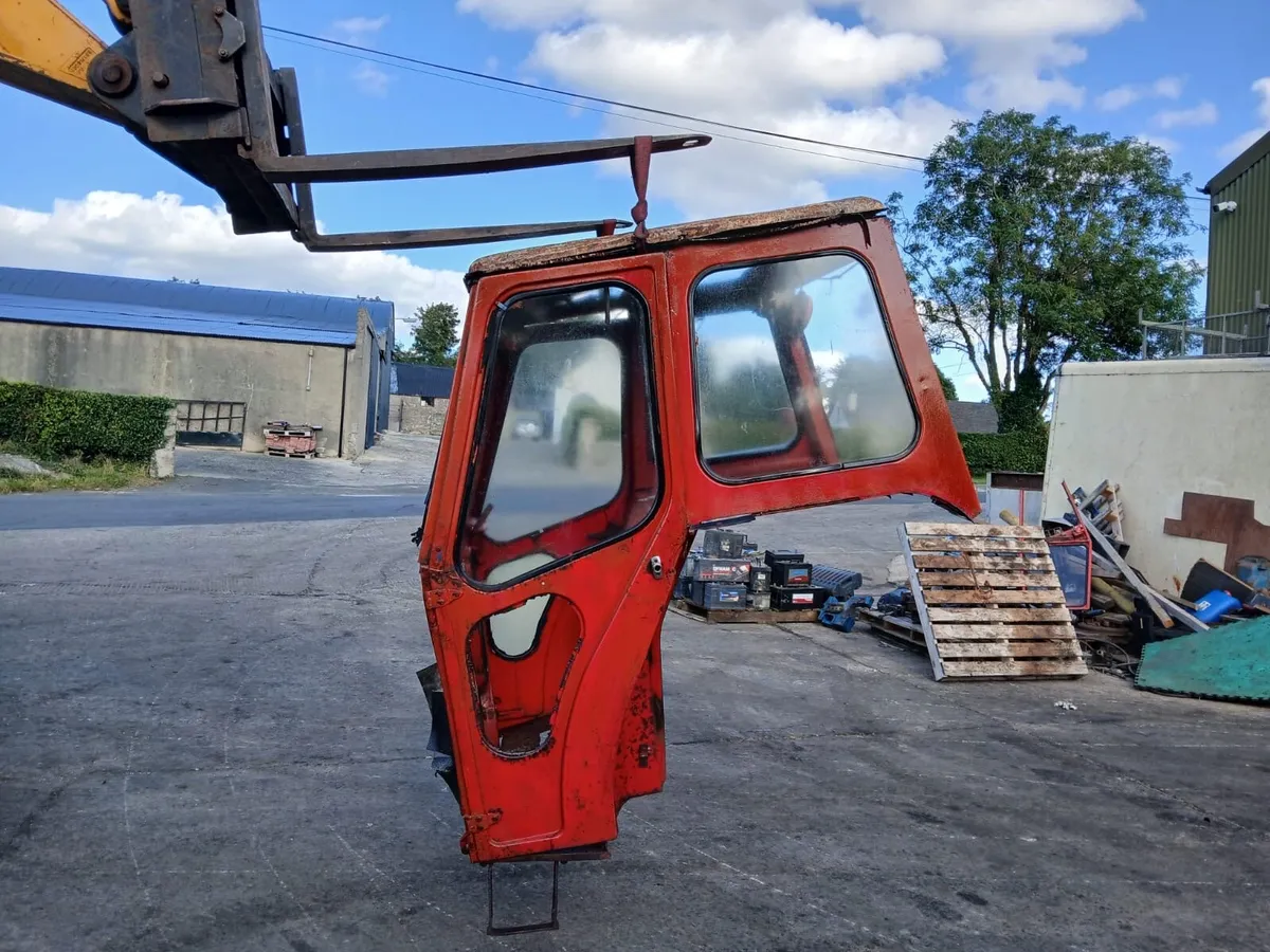 Massey cabs - Image 4