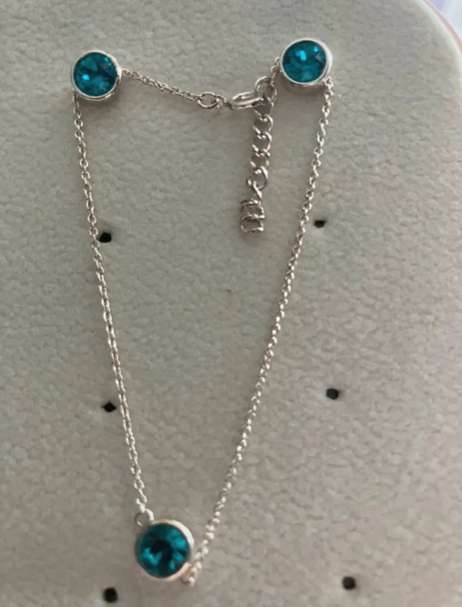 Ladies jewellery