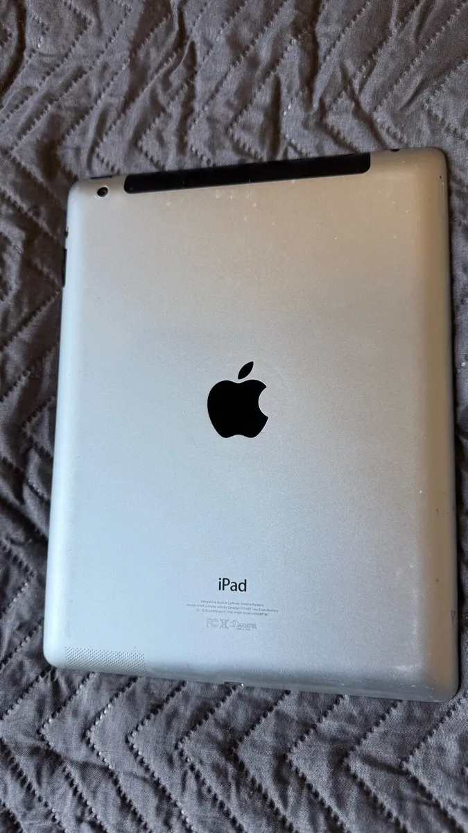 iPad 4th Generation- Model 1459- WiFi+4G - 64 GB - Image 2
