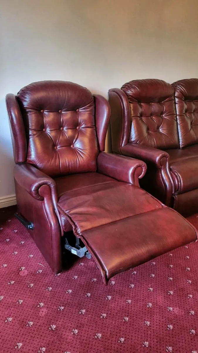 Sherborne Three Piece Leather Suite - Image 4
