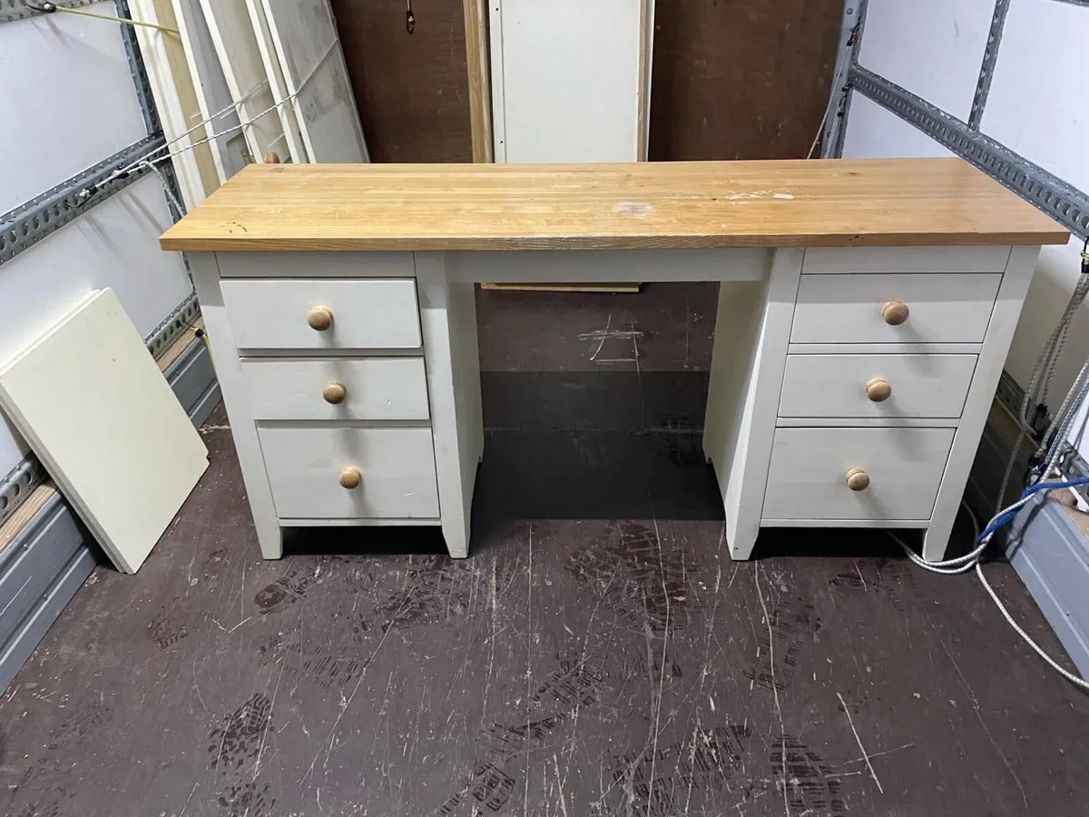 Study desk - Image 4