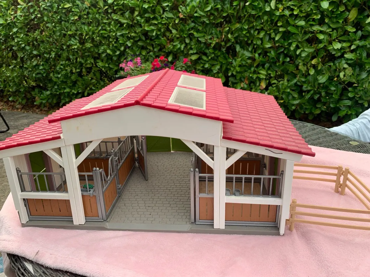 Schleich stables - Image 2