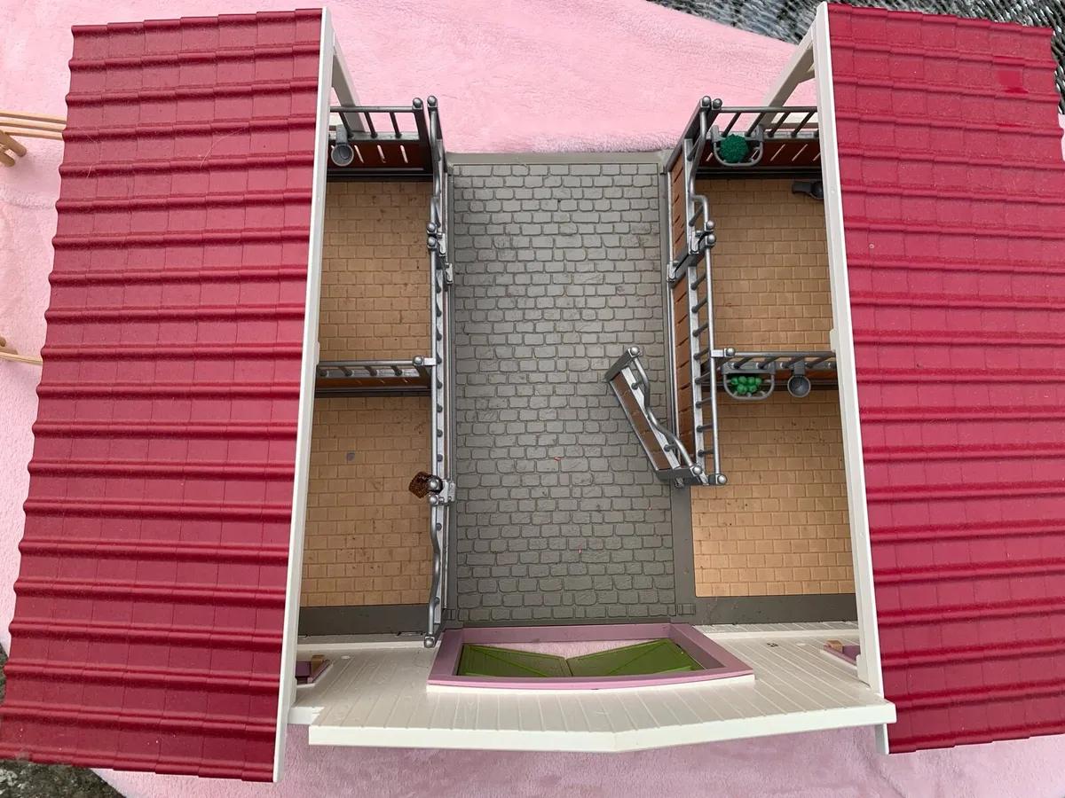 Schleich stables - Image 3