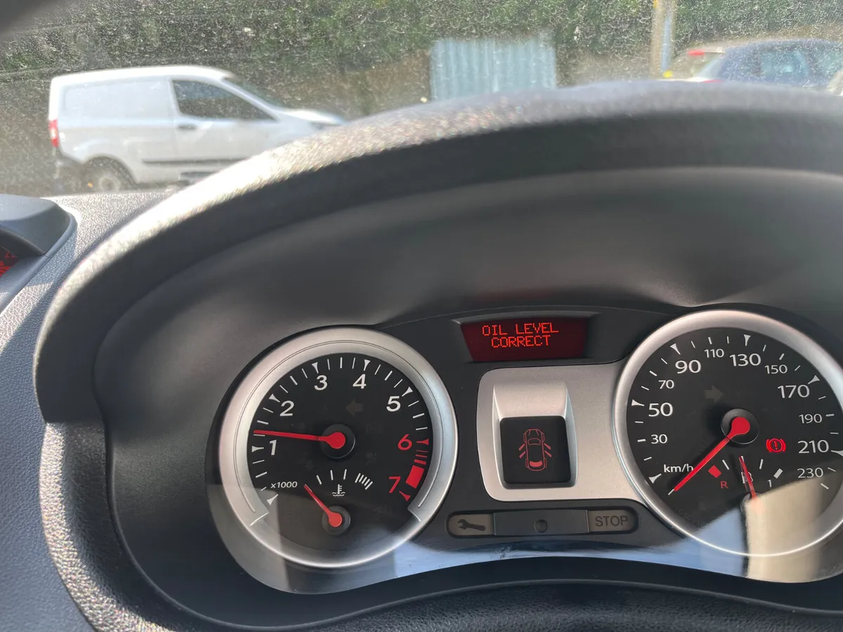 Renault Clio 2010 - Image 4