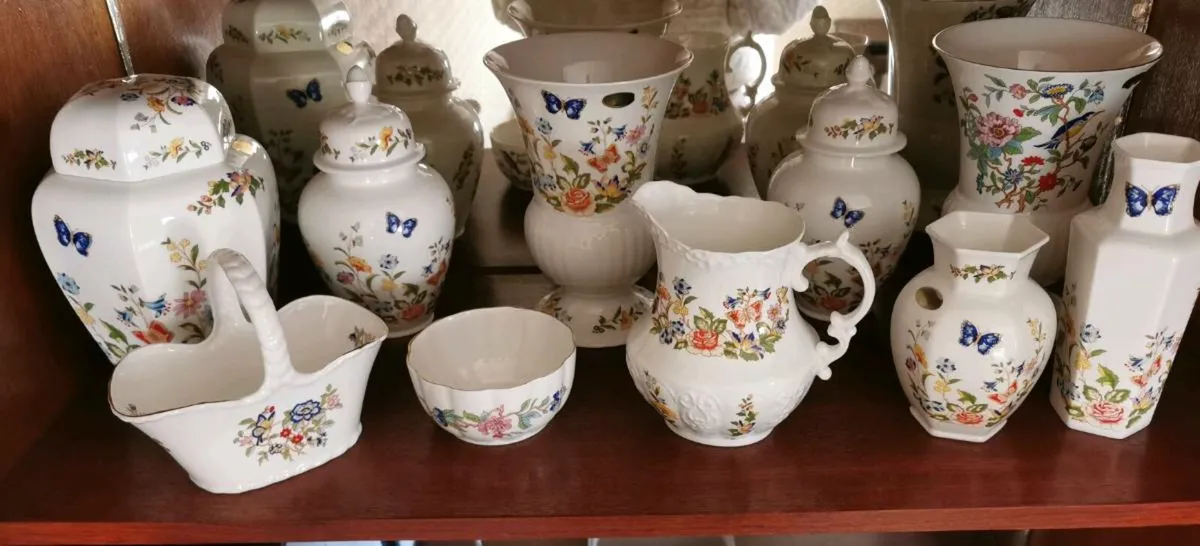 AYNSLEY FINE ENGLISH BONE CHINA COTTAGE GARDEN SET - Image 1