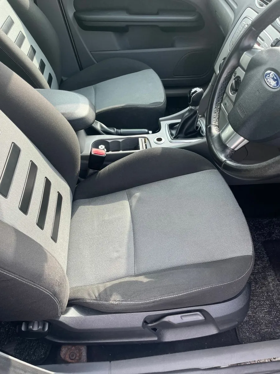 Ford Focus 2009 - Image 4