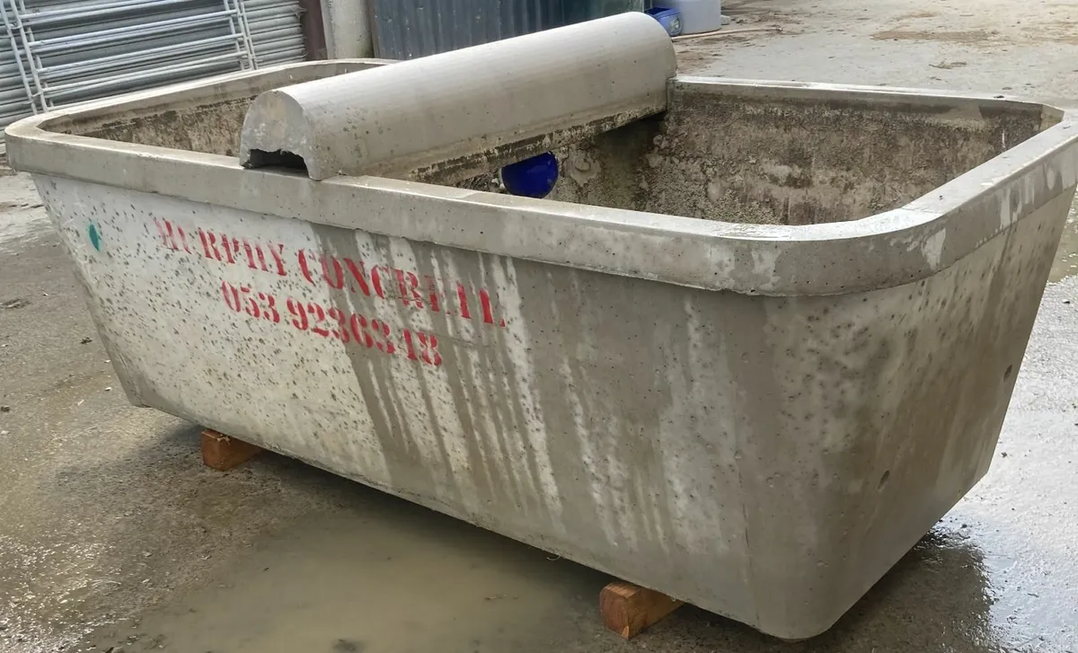 Water Trought's 400 Gallon concrete Murphy - Image 1