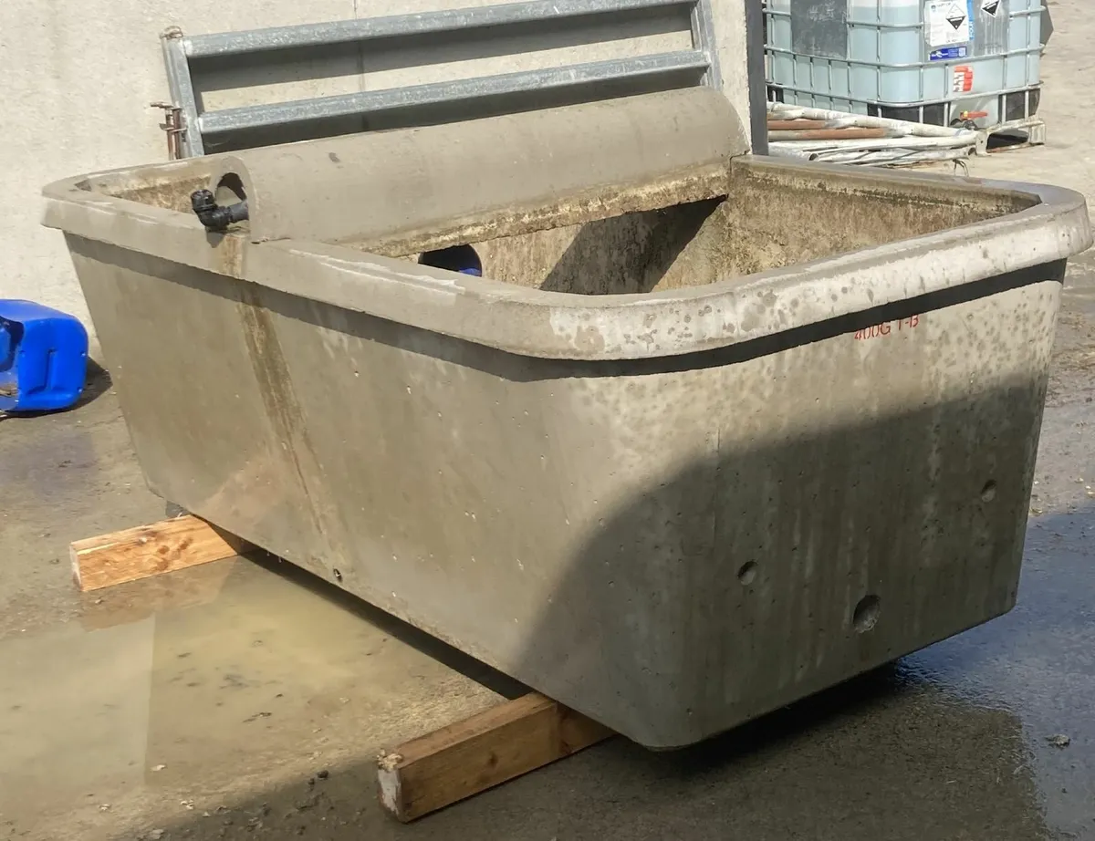 Water Trought's 400 Gallon concrete Murphy - Image 2