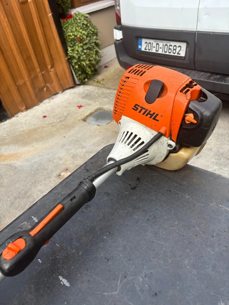 Stihl long reach hedgge cutters - Image 2
