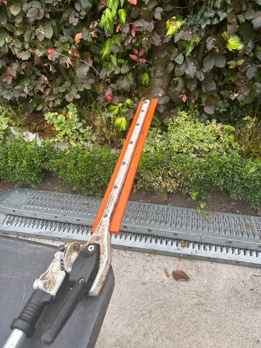 Stihl long reach hedgge cutters - Image 3
