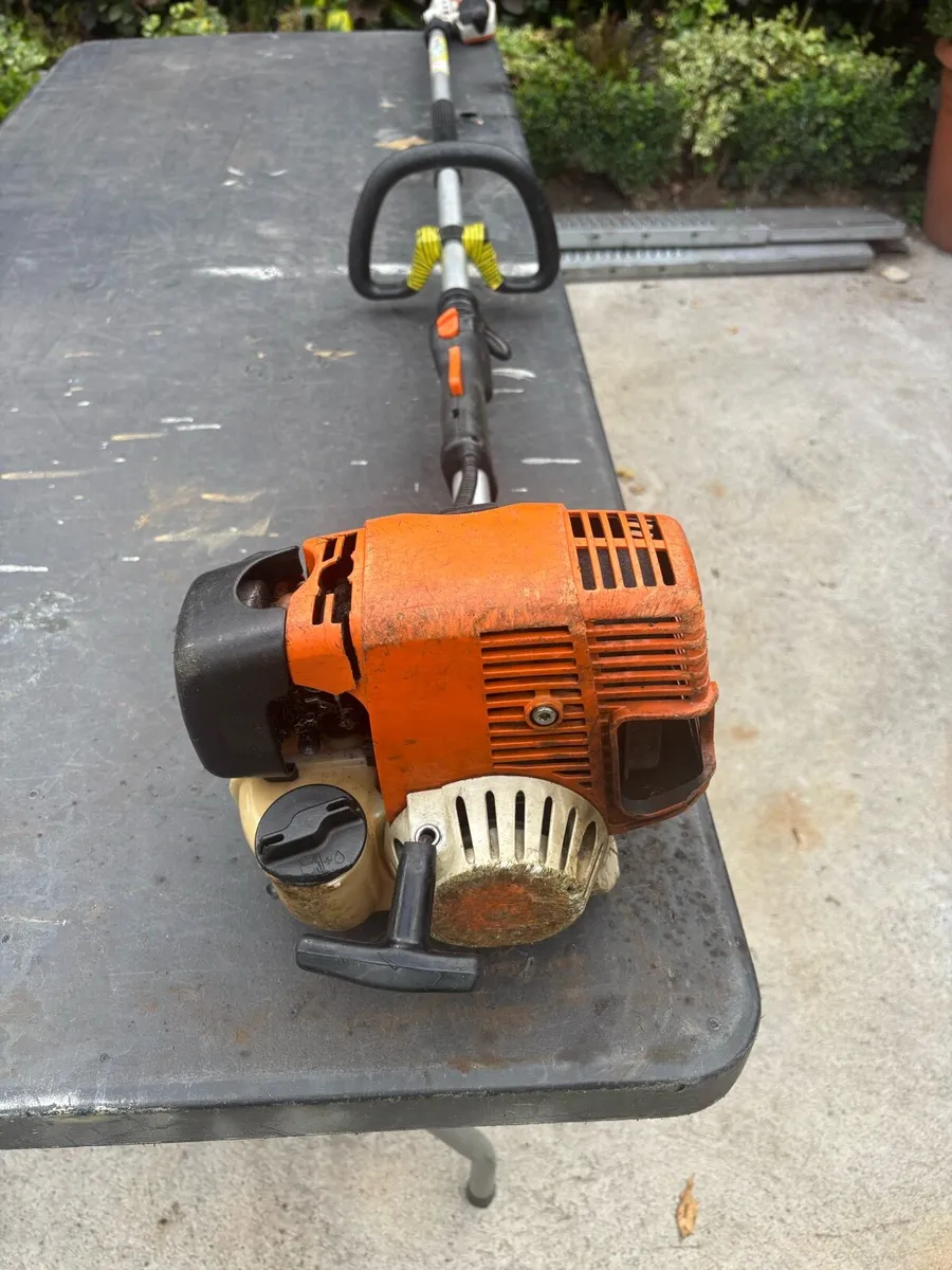 Stihl long reach hedgge cutters - Image 4
