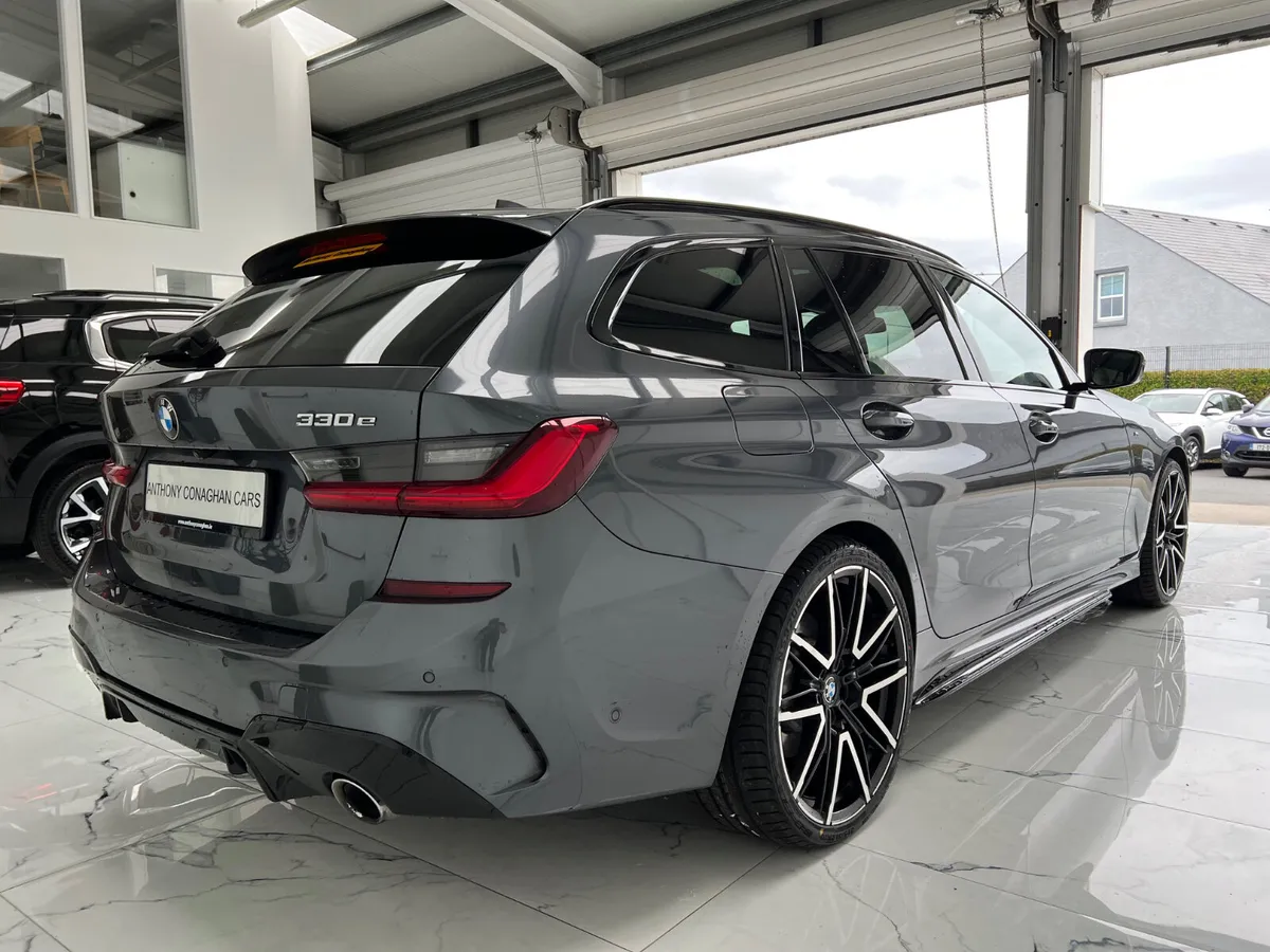 BMW 3-Series 2021 - Image 4
