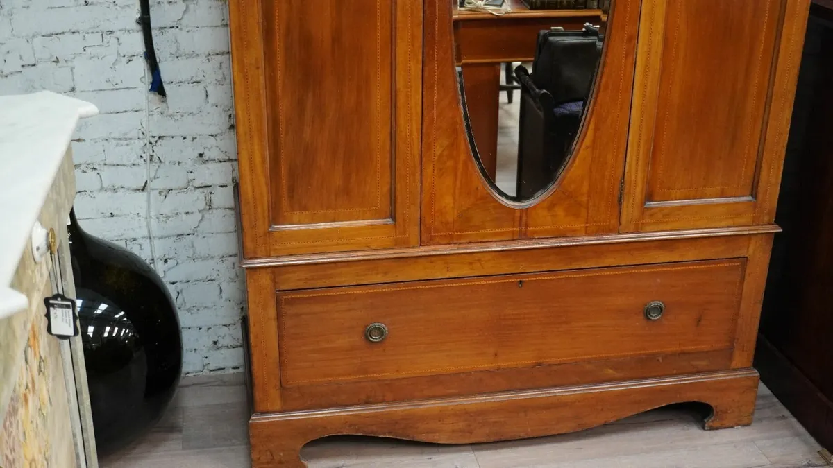 🌟 Antique Wardrobe with Inlay & Mirror - Image 3