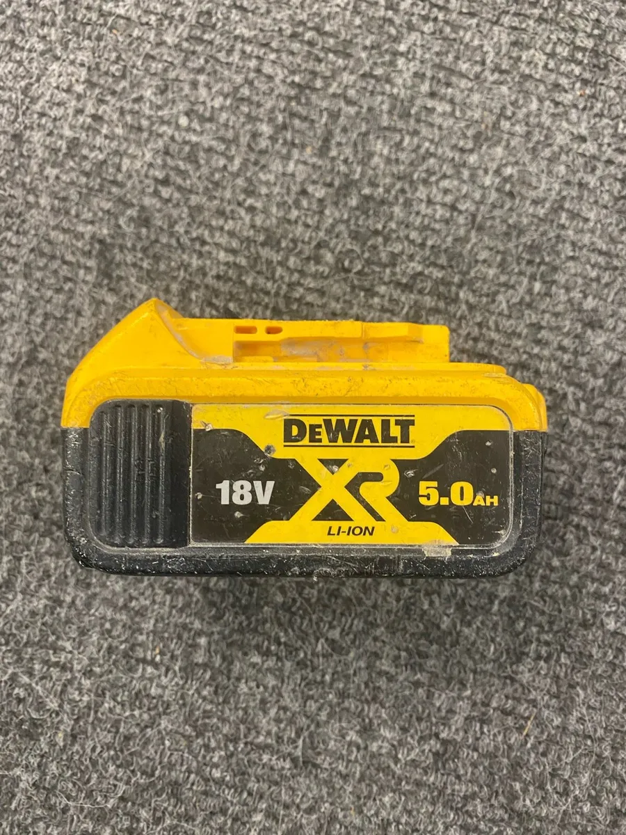 Dewalt 5Ah Battery - Image 1