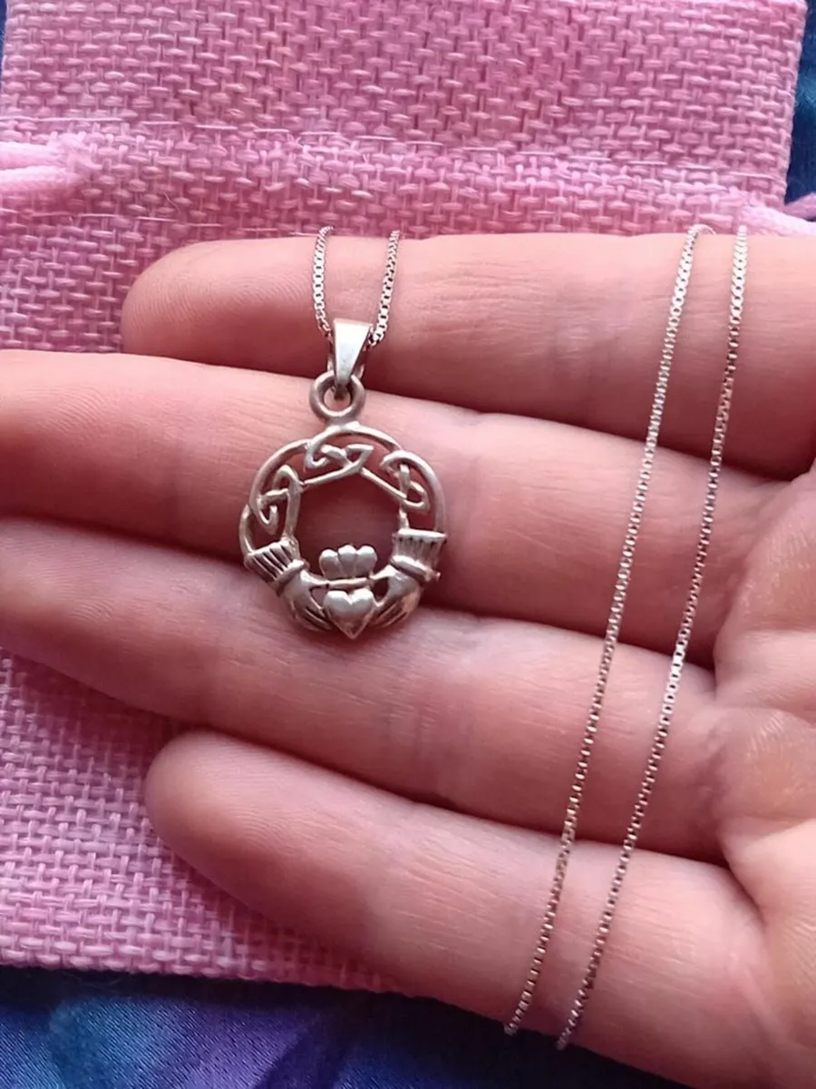 Vintage Irish Fully Hallmarked Silver Claddagh pen - Image 2