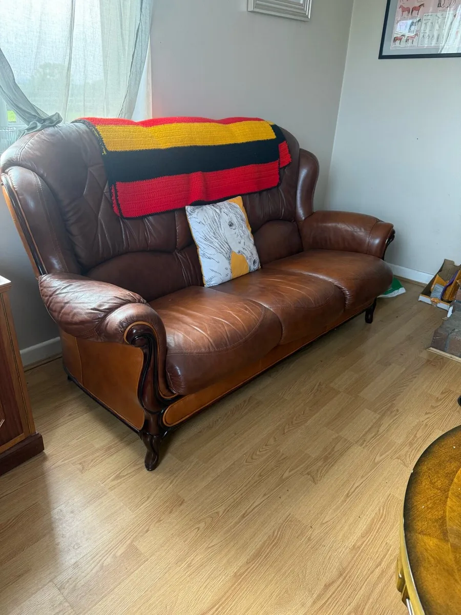 Leather 3 seater and 2 matching armchairs - Image 1