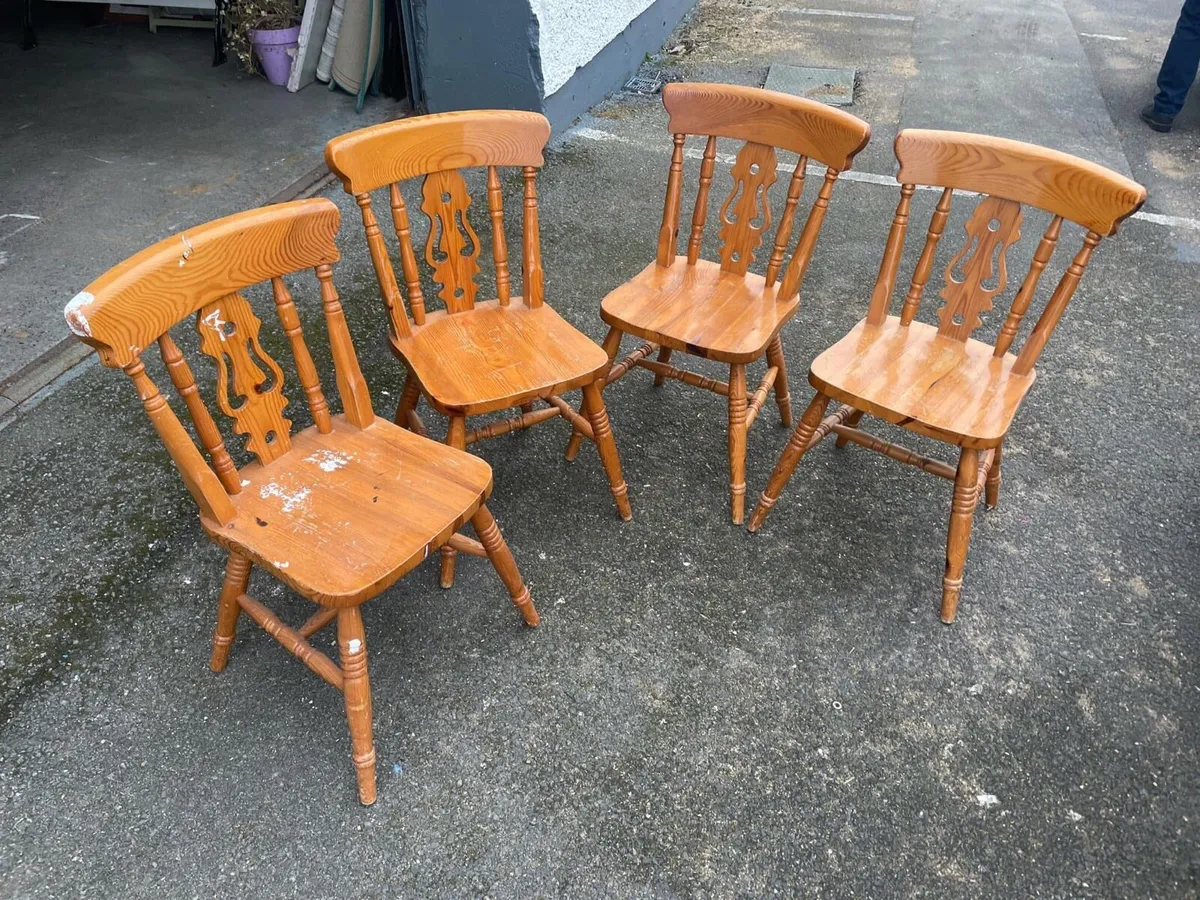 4 pine kitchen chairs €80 - Image 1