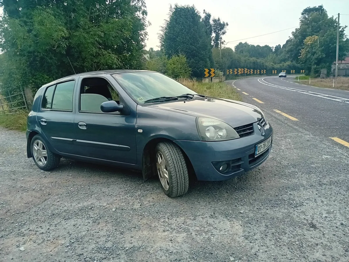 Renault Clio one owner, tiny miles. - Image 1