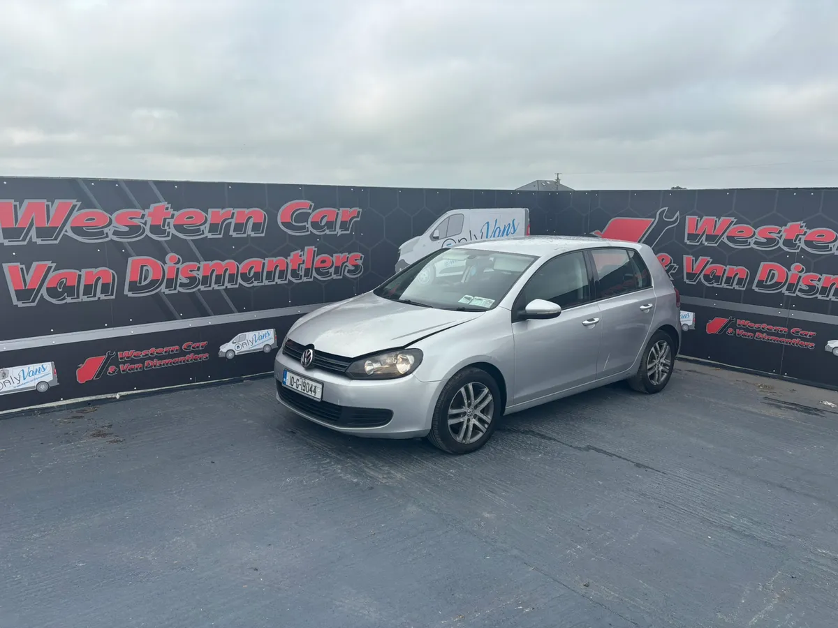 10 Volkswagen Golf 1.6 tdi for dismantling