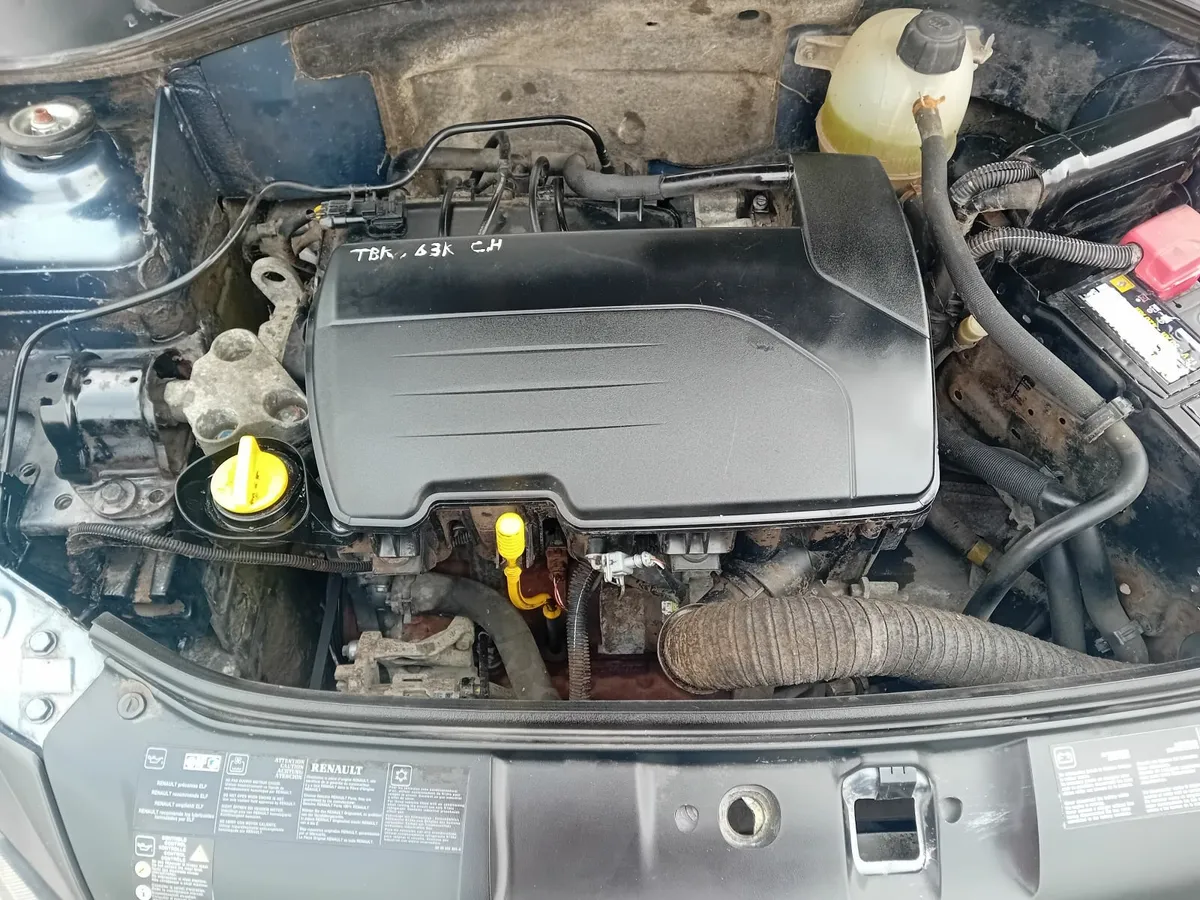 Renault Clio one owner, tiny miles. - Image 4