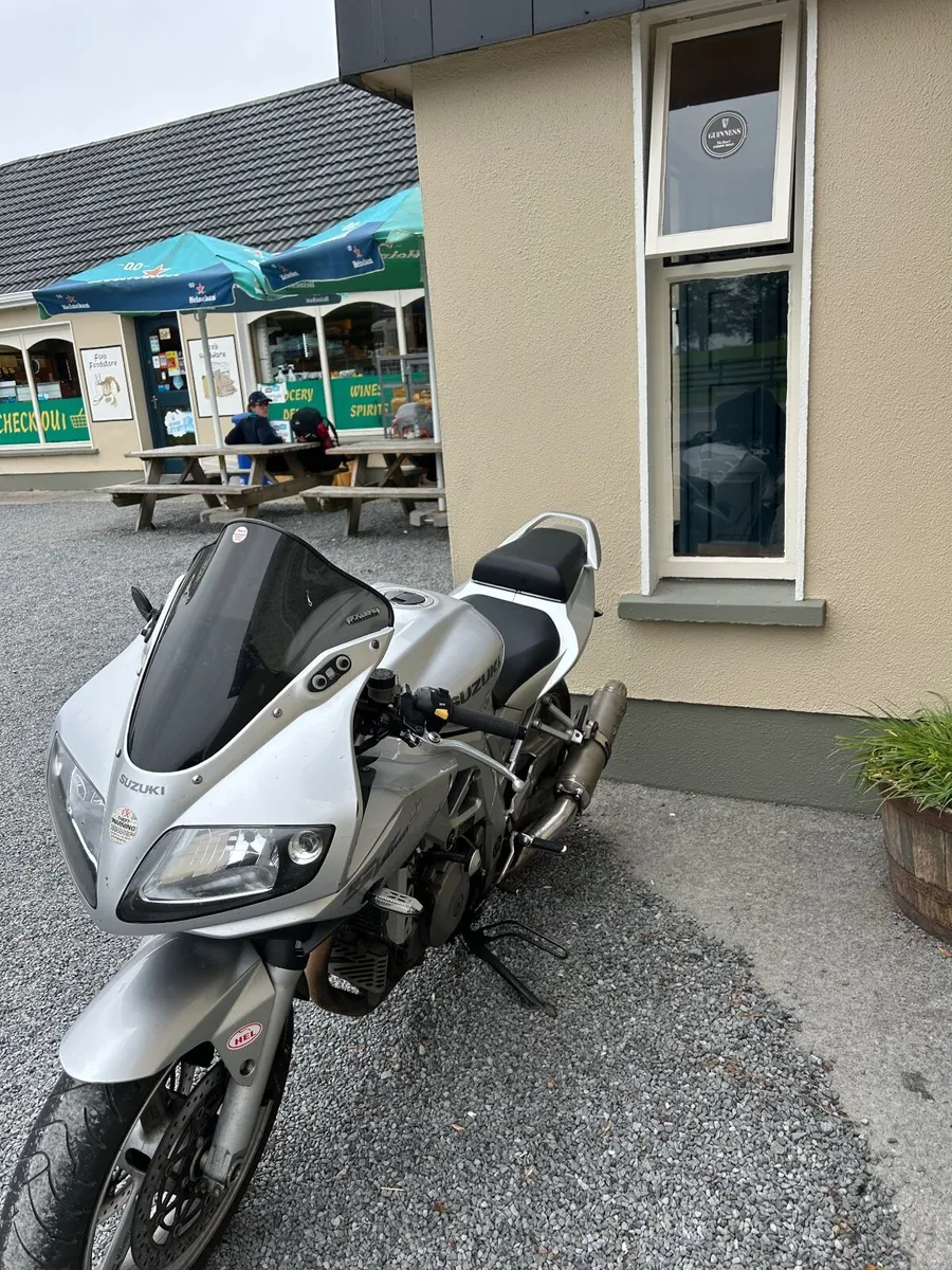 Suzuki SV 1,000 2004 - Image 1