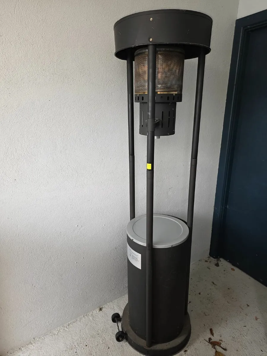 Gas outdoor heater - Image 1