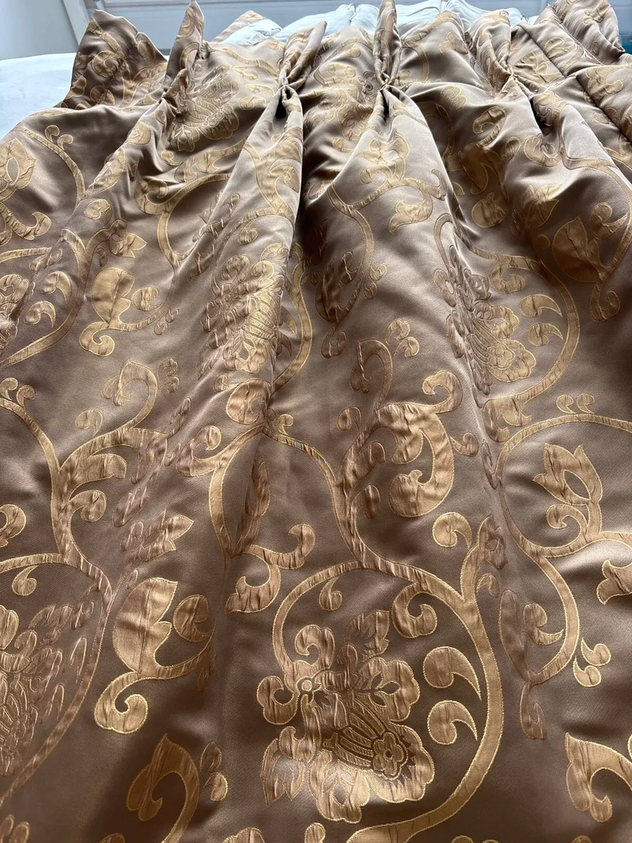 Curtains - Image 3