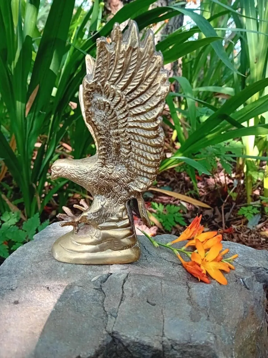 Vintage Brass Eagle Statue, brass bird, home decor - Image 1