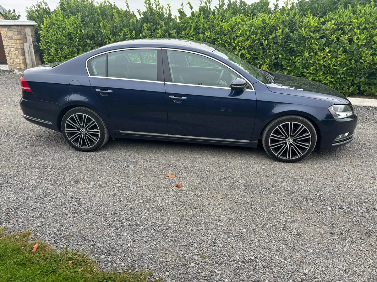 2013 VOLKSWAGEN PASSAT 2LT HIGHLINE SPORT - Image 2