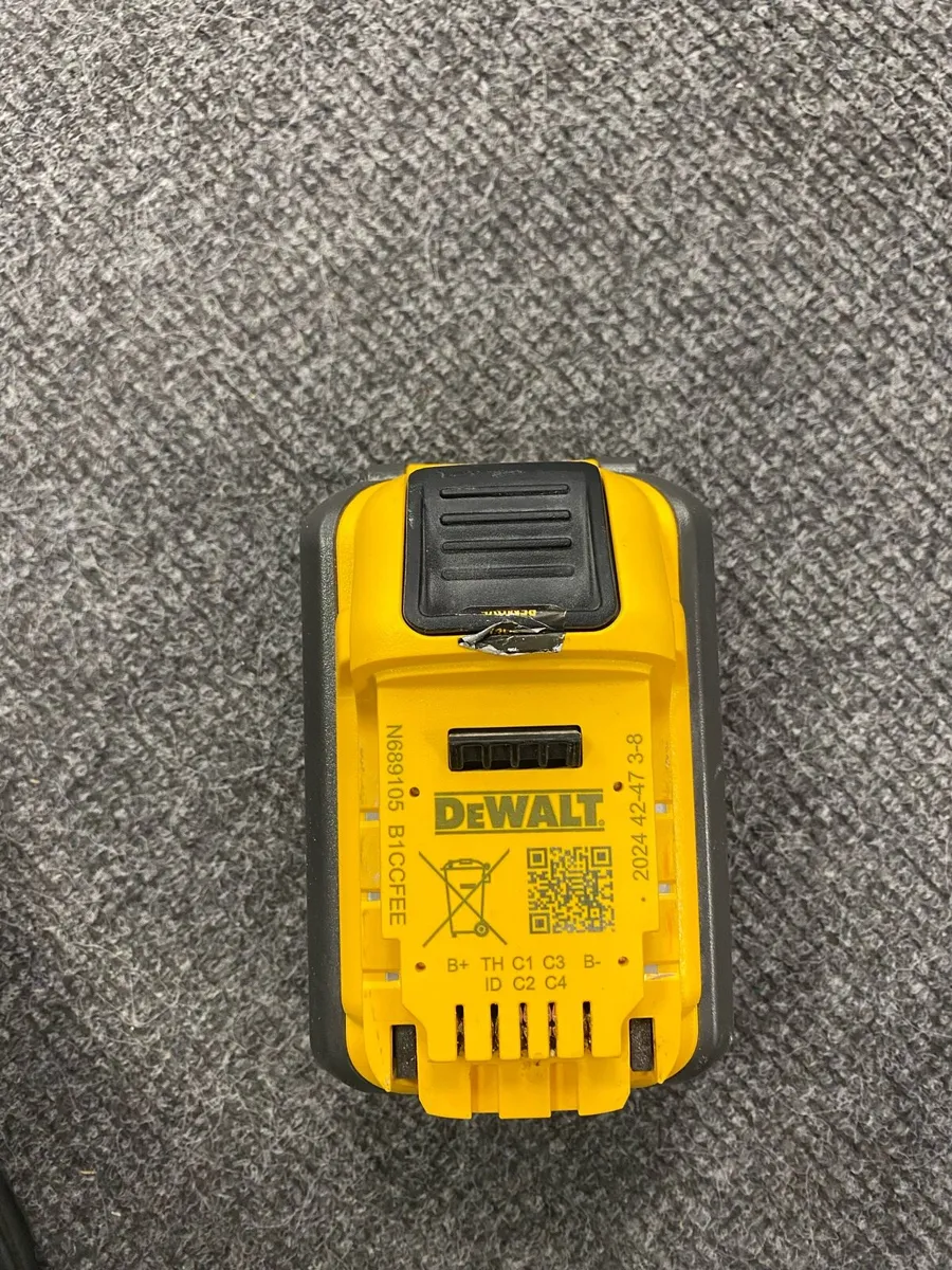 Dewalt 9Ah Battery - Image 2