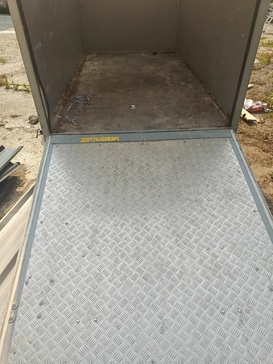 Car trailer. - Image 3