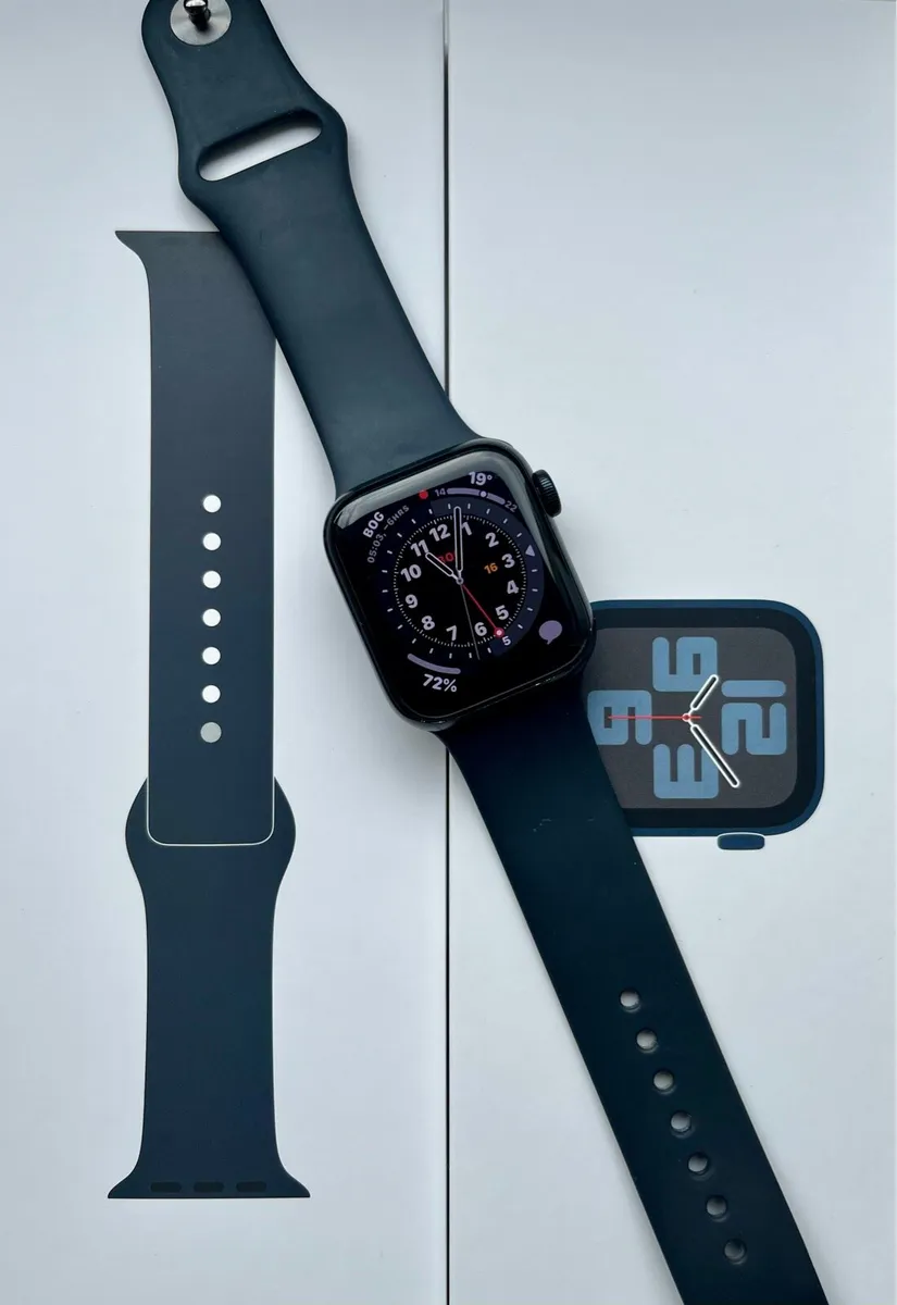 Apple Watch SE (Gen 2) 40mm Midnight - Image 1