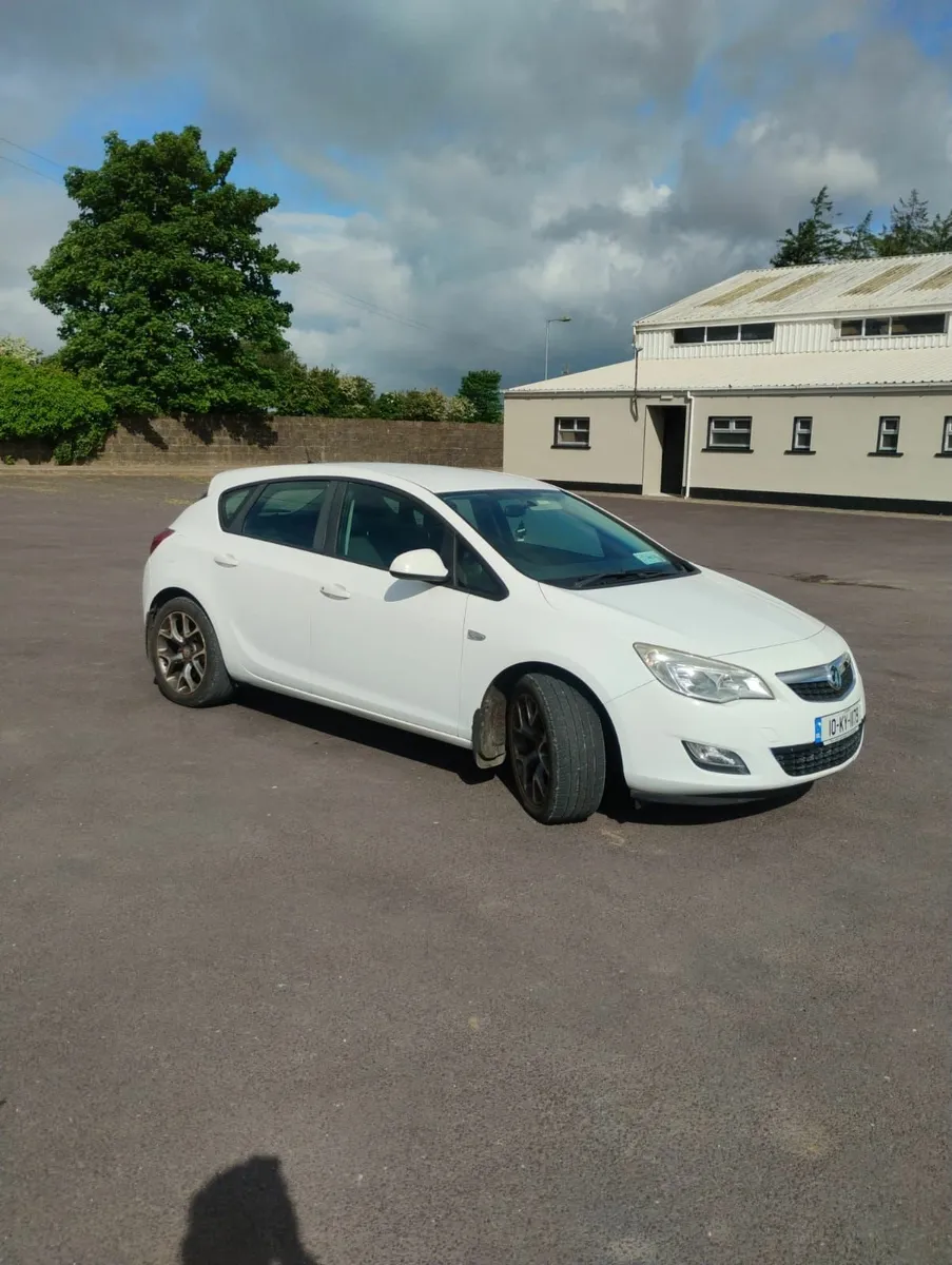 Vauxhall Astra 2010 - Image 1