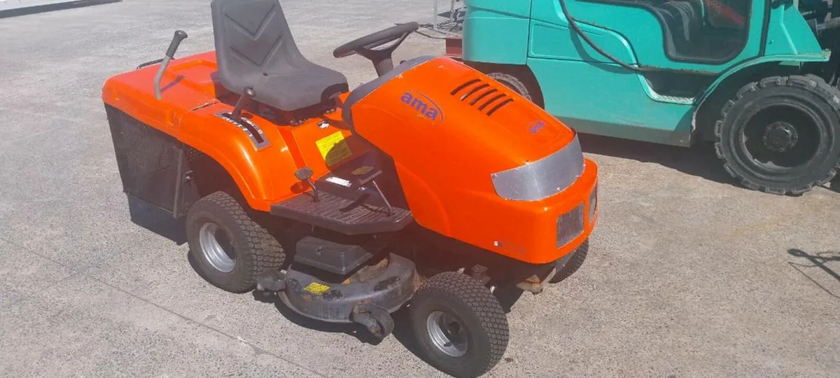 Ride on mower - Image 1