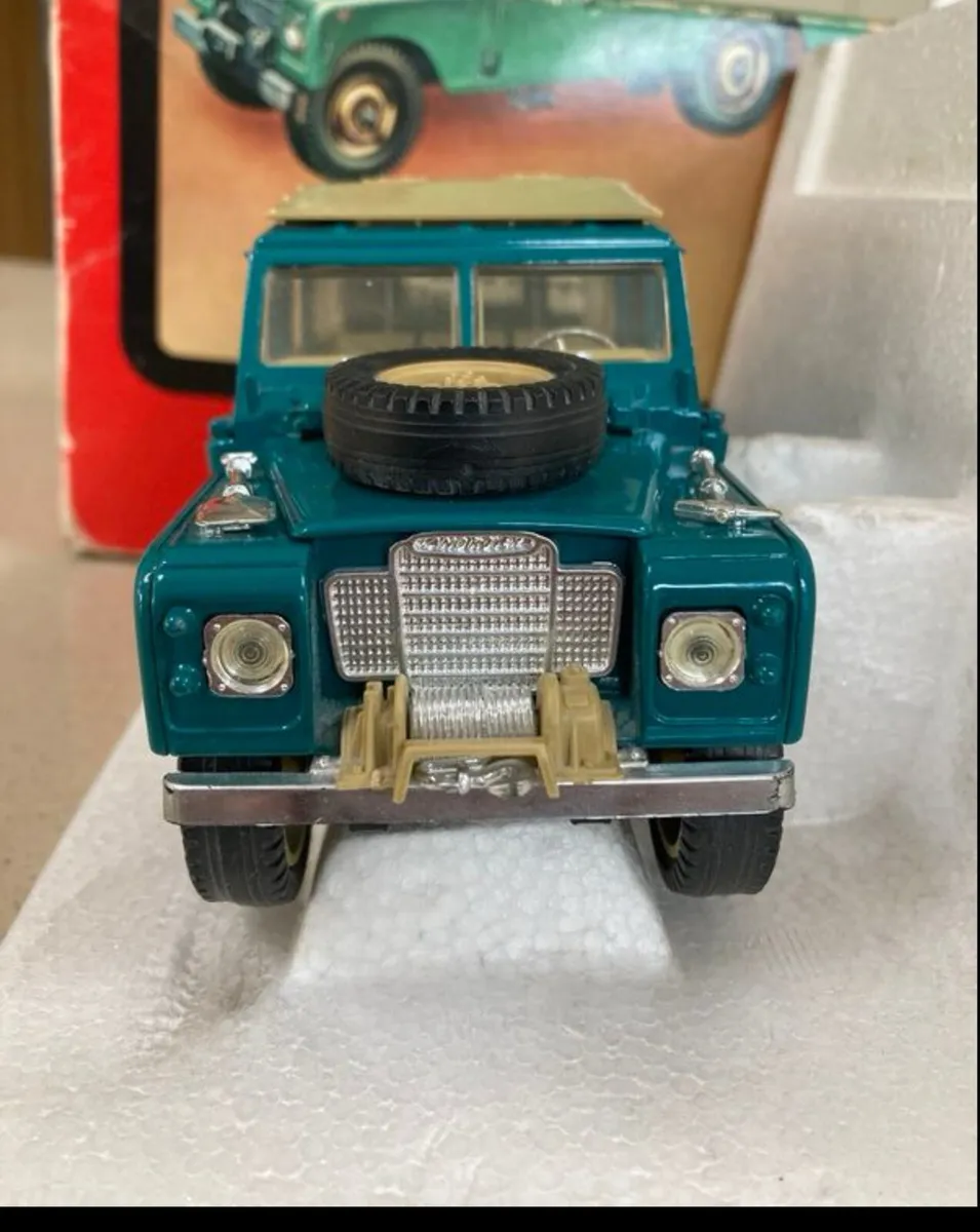 Land Rover Station Wagon 1/25 Polistil 1977 - Image 1
