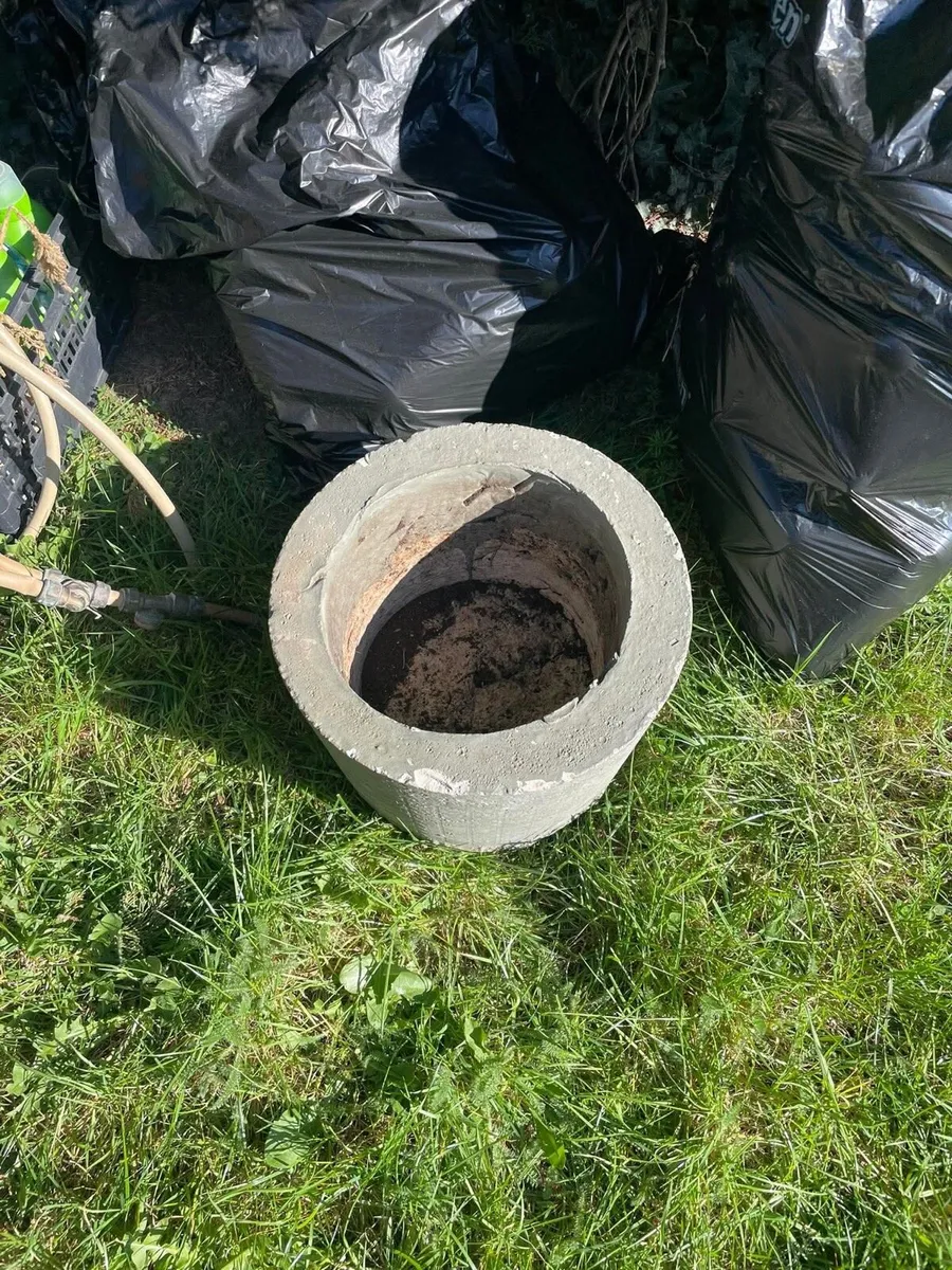 1 concrete pot - Image 2