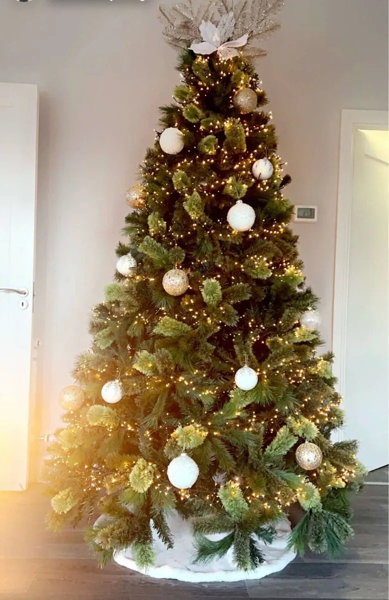 7.5ft Christmas tree