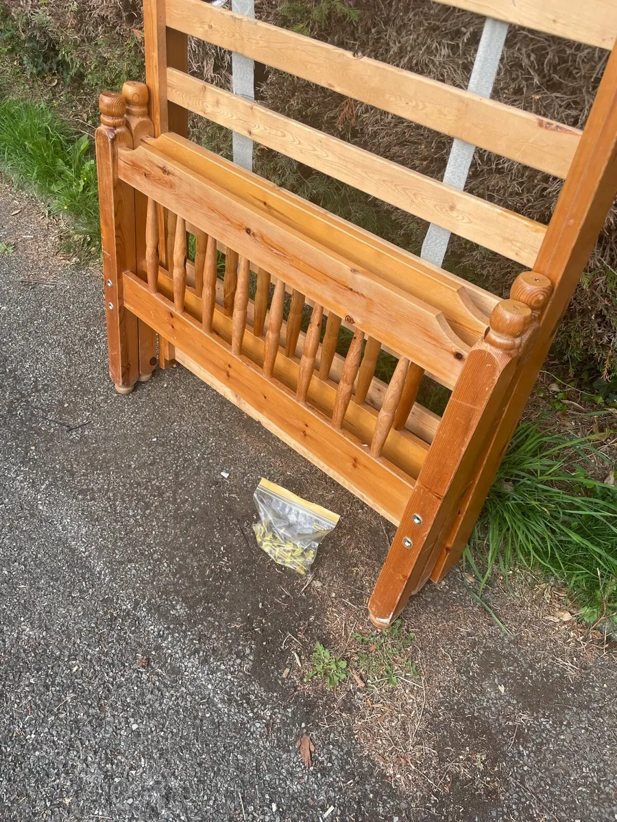 Solid wooden single bed frame - Image 3